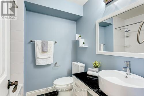 252 Walkers Line, Burlington, ON - Indoor Photo Showing Bathroom