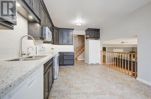 18 Windermere Court, Kitchener, ON - Indoor Photo Showing Kitchen With Double Sink