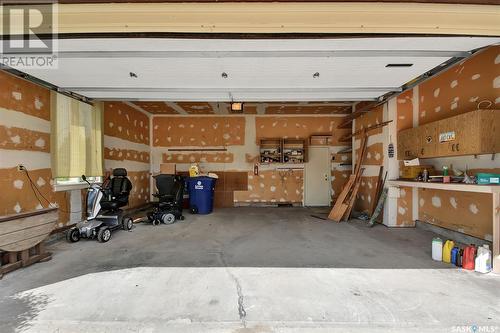 518 Ae Adams Crescent, Saskatoon, SK - Indoor Photo Showing Garage