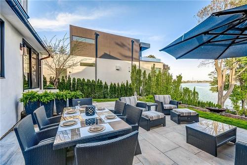 650 North Shore Boulevard E, Burlington, ON - Outdoor With Body Of Water With Exterior