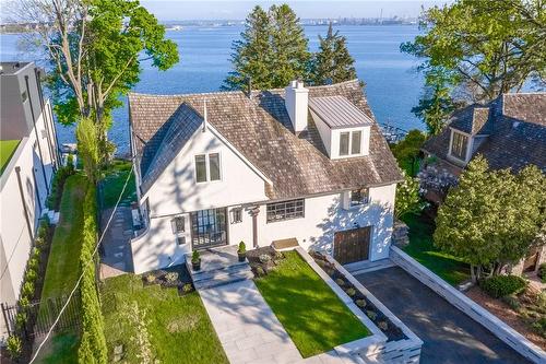 650 North Shore Boulevard E, Burlington, ON - Outdoor With Body Of Water