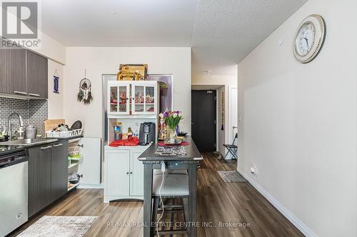 309 - 2150 Lawrence Avenue, Toronto, ON - Indoor Photo Showing Kitchen