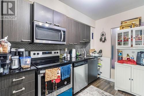 309 - 2150 Lawrence Avenue, Toronto, ON - Indoor Photo Showing Kitchen With Stainless Steel Kitchen With Upgraded Kitchen