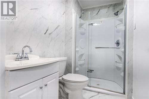 603-605 Ontario Street, Sudbury, ON - Indoor Photo Showing Bathroom