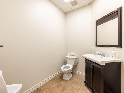 Powder room - 2041A Rue Léonard-De Vinci, Sainte-Julie, QC - Indoor Photo Showing Bathroom