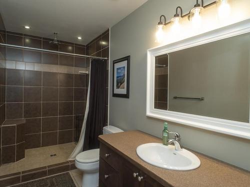 149 Greenpark Crescent, Thunder Bay, ON - Indoor Photo Showing Bathroom