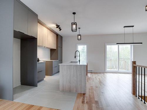 Cuisine - 1401-13570 Rue Des Saules, Mirabel, QC - Indoor Photo Showing Kitchen