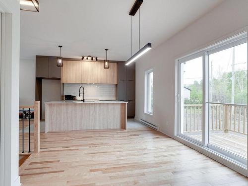 Salle Ã  manger - 1401-13570 Rue Des Saules, Mirabel, QC - Indoor Photo Showing Kitchen