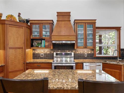 3341 Schooner Cove Dr, Nanoose Bay, BC - Indoor Photo Showing Kitchen