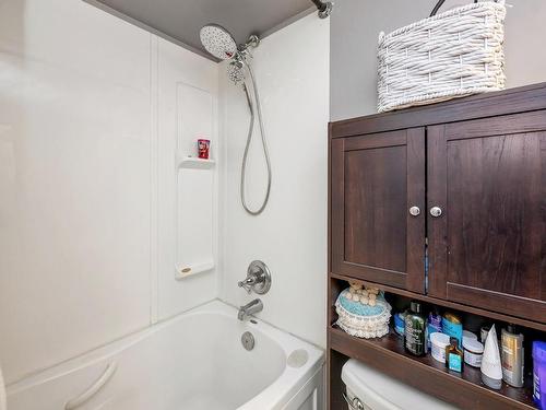 3336 Dundonald Rd, Colwood, BC - Indoor Photo Showing Bathroom