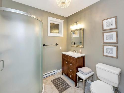 3336 Dundonald Rd, Colwood, BC - Indoor Photo Showing Bathroom