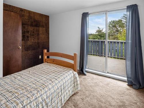 3751 Cadboro Bay Rd, Saanich, BC - Indoor Photo Showing Bedroom