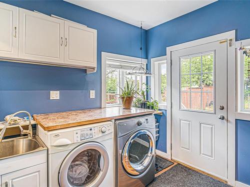 627 Kennedy St, Nanaimo, BC - Indoor Photo Showing Laundry Room