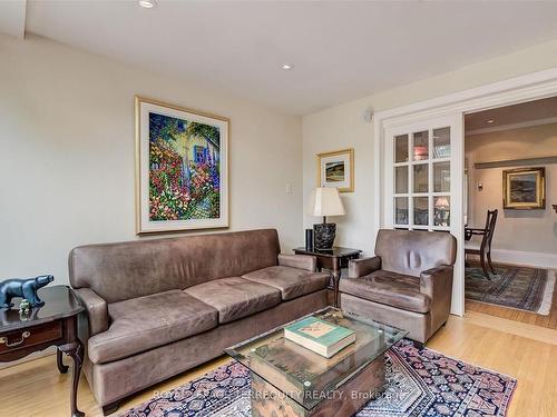 25 Poplar Plains Cres, Toronto, ON - Indoor Photo Showing Living Room