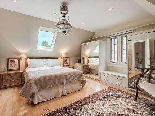25 Poplar Plains Cres, Toronto, ON - Indoor Photo Showing Bedroom