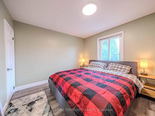 493 Lowell Ave, Oshawa, ON - Indoor Photo Showing Bedroom