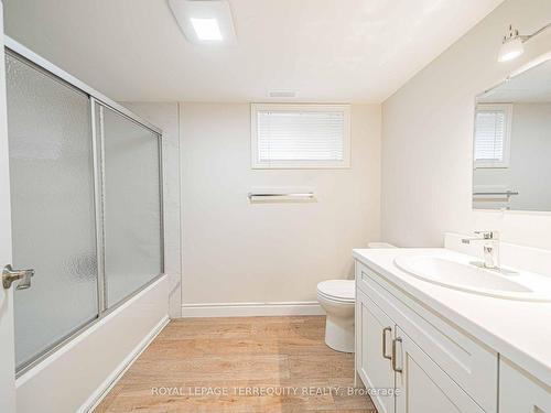 493 Lowell Ave, Oshawa, ON - Indoor Photo Showing Bathroom