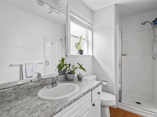 7141 Wright Rd, Sooke, BC - Indoor Photo Showing Bathroom