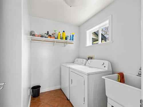 7141 Wright Rd, Sooke, BC - Indoor Photo Showing Laundry Room