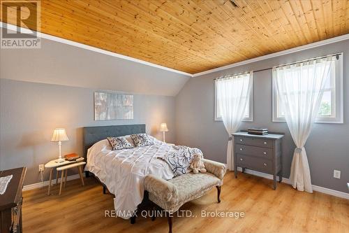 21 Holmes Road W, Belleville, ON - Indoor Photo Showing Bedroom