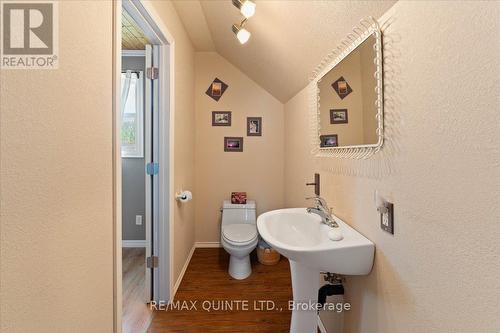 21 Holmes Road W, Belleville, ON - Indoor Photo Showing Bathroom