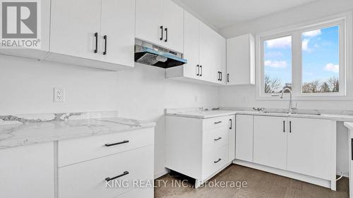 15 Ahmed Place, St. Thomas, ON - Indoor Photo Showing Kitchen