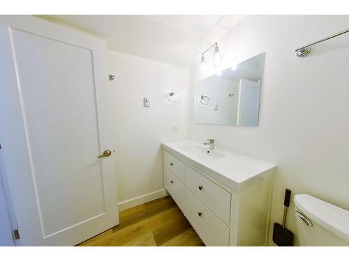 103 - 606 18Th Avenue N, Cranbrook, BC - Indoor Photo Showing Bathroom