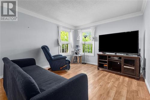 3 Garden Avenue, Perth, ON - Indoor Photo Showing Living Room