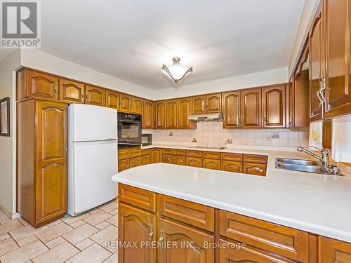 2960 Weston Road, Toronto (Humberlea-Pelmo Park), ON - Indoor Photo Showing Kitchen With Double Sink