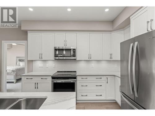 3475 Granite Close Unit# 208, Kelowna, BC - Indoor Photo Showing Kitchen