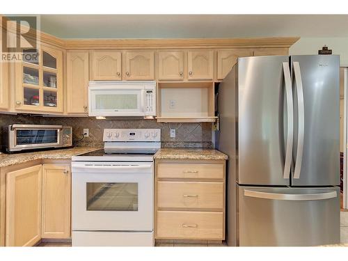 791 Springrose Way, Kelowna, BC - Indoor Photo Showing Kitchen