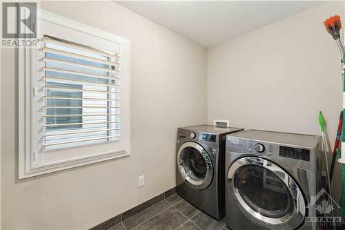 725 Wooler Place, Ottawa, ON - Indoor Photo Showing Laundry Room
