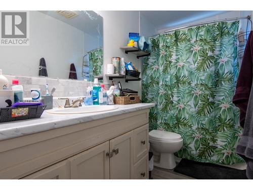 317 Beech Crescent, Prince George, BC - Indoor Photo Showing Bathroom