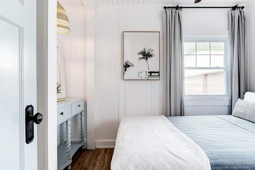 241 Beechwood Avenue, Crystal Beach, ON - Indoor Photo Showing Bedroom