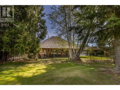 2738 Golf Course Drive, Blind Bay, BC - Outdoor