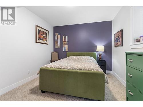 1325 Sladen Crescent, Kelowna, BC - Indoor Photo Showing Bedroom