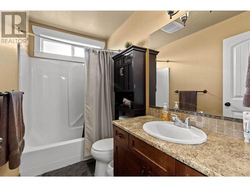 2633 Squilax Anglemont Road Unit# 184, Lee Creek, BC - Indoor Photo Showing Bathroom