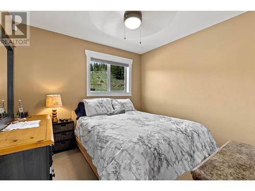 2633 Squilax Anglemont Road Unit# 184, Lee Creek, BC - Indoor Photo Showing Bedroom