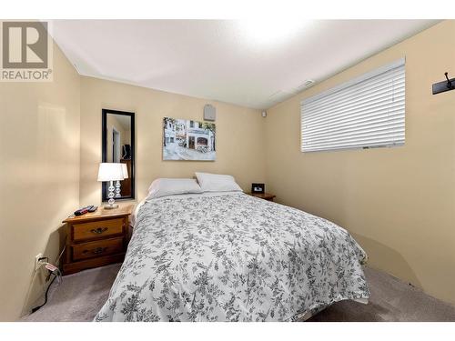 2633 Squilax Anglemont Road Unit# 184, Lee Creek, BC - Indoor Photo Showing Bedroom