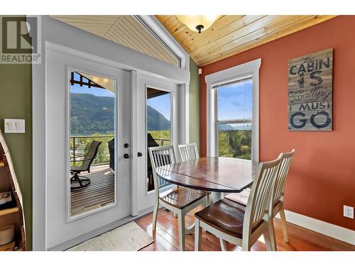 2633 Squilax Anglemont Road Unit# 184, Lee Creek, BC - Indoor Photo Showing Dining Room