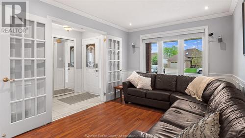 12713 Northfield Way, Tecumseh, ON - Indoor Photo Showing Living Room