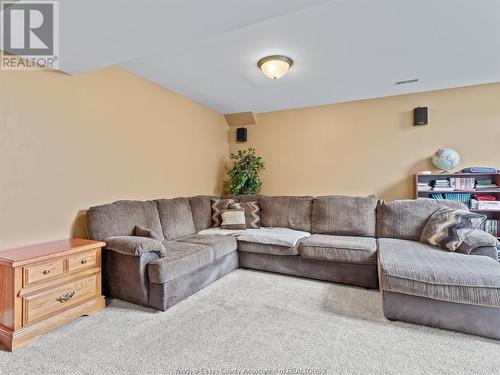 139 Wigle Avenue, Kingsville, ON - Indoor Photo Showing Living Room