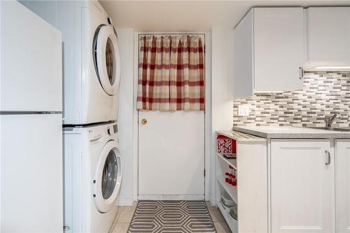 15 Lorraine Drive, Hamilton, ON - Indoor Photo Showing Laundry Room