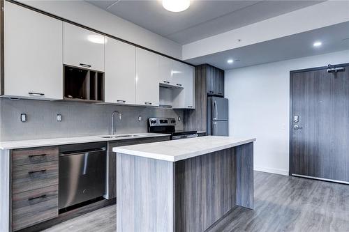 49 Walnut Street S|Unit #2104, Hamilton, ON - Indoor Photo Showing Kitchen With Upgraded Kitchen