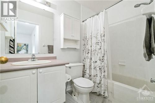 5 Folison Street, Ottawa, ON - Indoor Photo Showing Bathroom