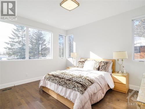 615 Island Park Crescent, Ottawa, ON - Indoor Photo Showing Bedroom