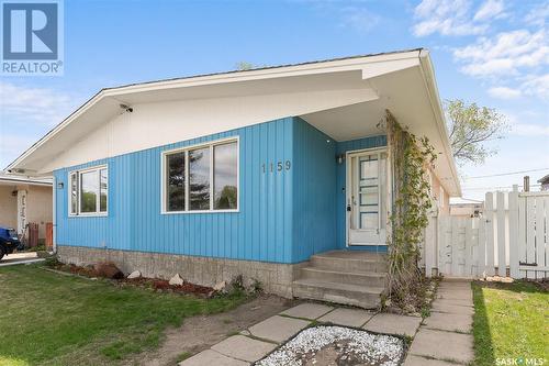 1159 Hastings Street, Moose Jaw, SK - Outdoor