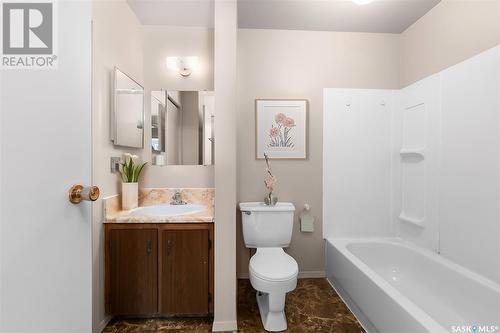 1159 Hastings Street, Moose Jaw, SK - Indoor Photo Showing Bathroom