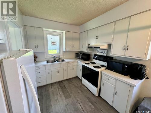 217 Highway Avenue E, Preeceville, SK - Indoor Photo Showing Kitchen With Double Sink