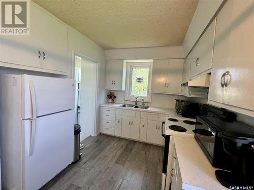 217 Highway Avenue E, Preeceville, SK - Indoor Photo Showing Kitchen With Double Sink